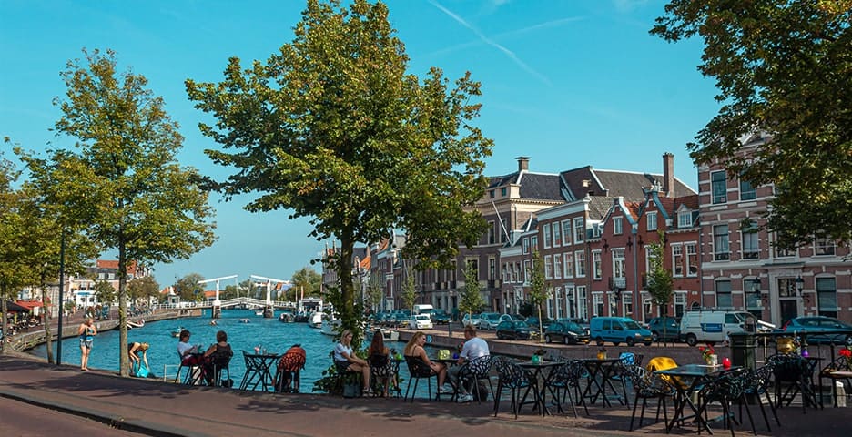 Terras aan het water Haarlem